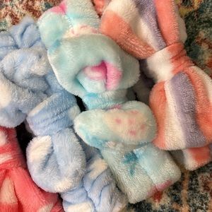 5 soft headbands with bows